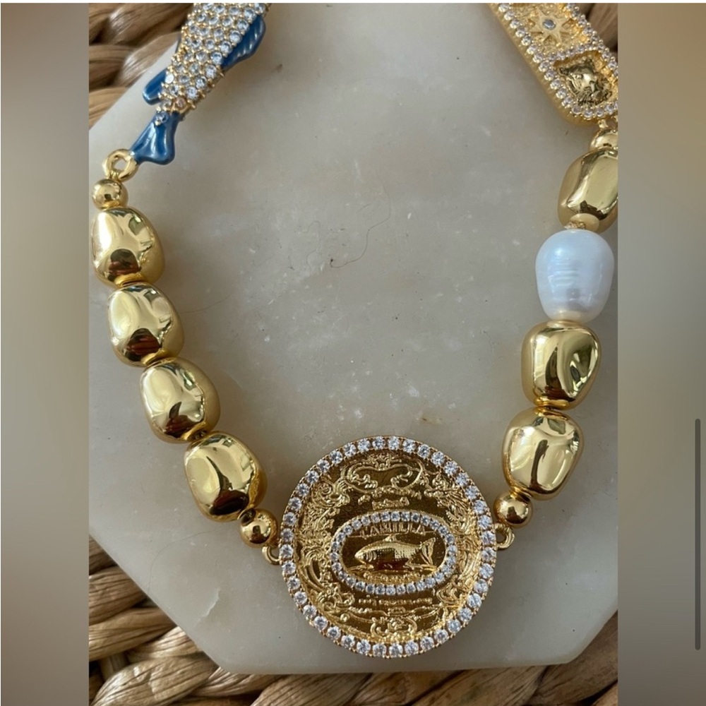 Camilla “Lockets Loaded” Phone Bracelet - Picture 6 of 9